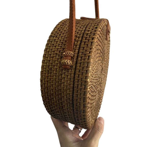 Round Rattan Straw Crossbody Bag – Floral Lined, No Brand Tag - Picture 7 of 10